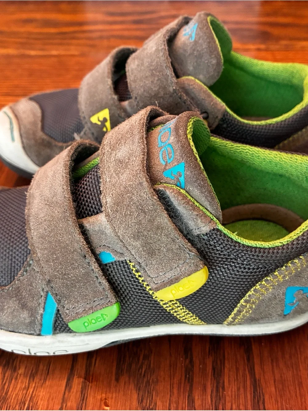 PLAE Kids Gray Sneakers with Green and Blue Accents